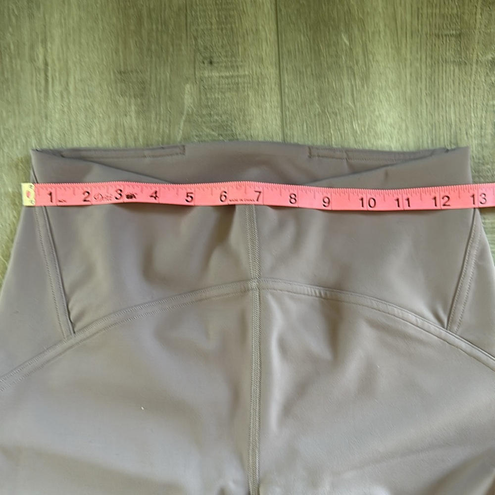 Lululemon Purple Legging Size 8 NWOT - Picture 2 of 4